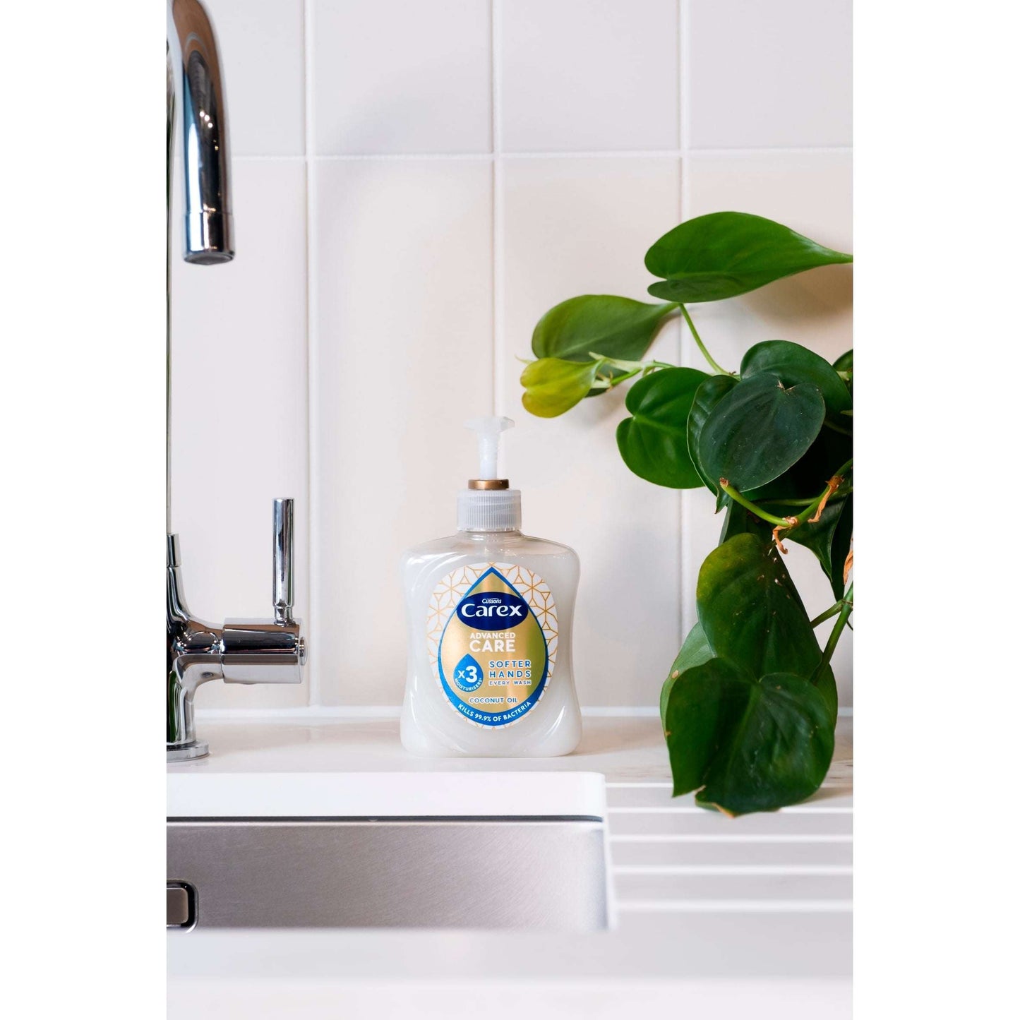 Carex Advanced Care Antibacterial Hand Wash - Coconut Oil 250ml — image 3