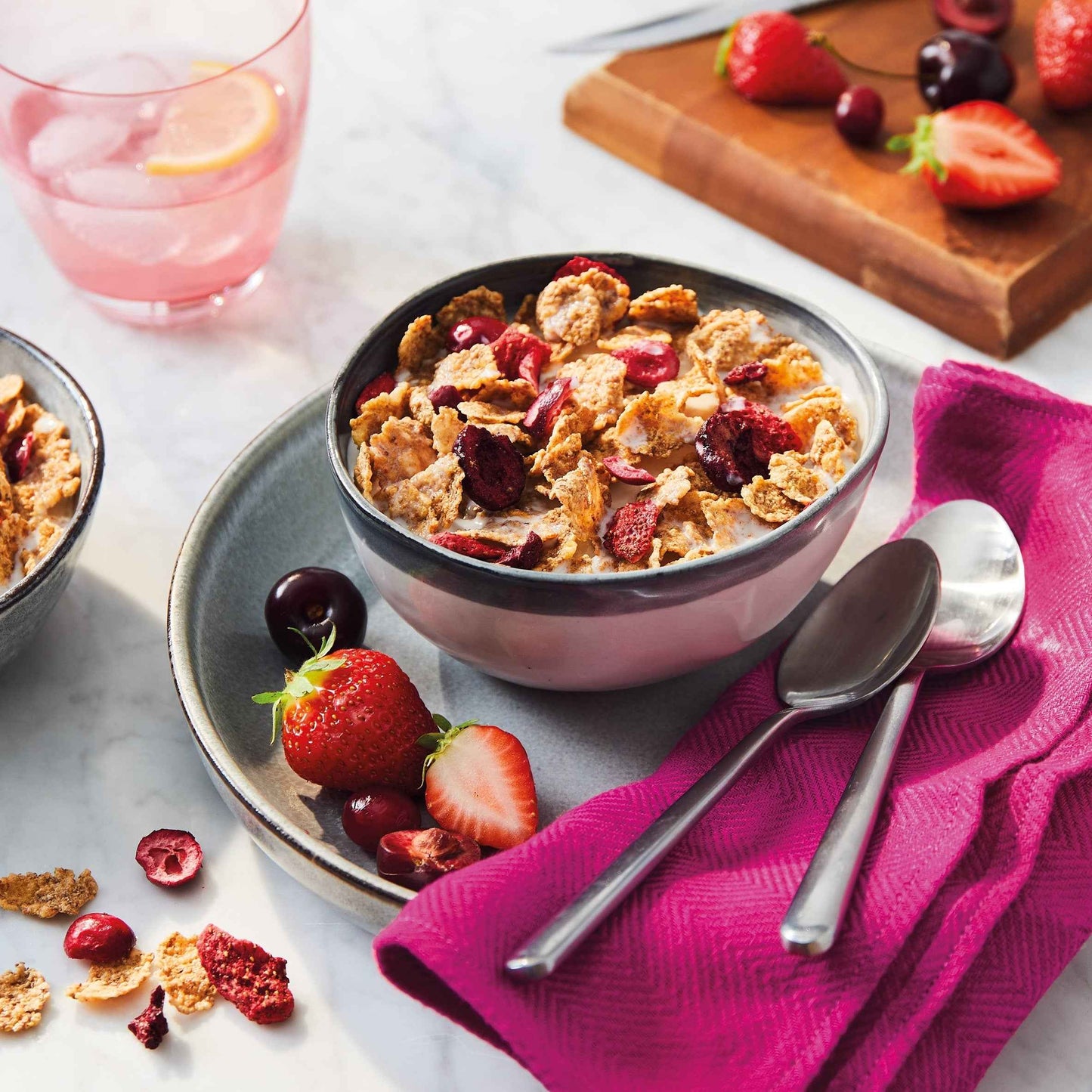 Kellogg's Special K Red Berries Breakfast Cereal 330g gallery