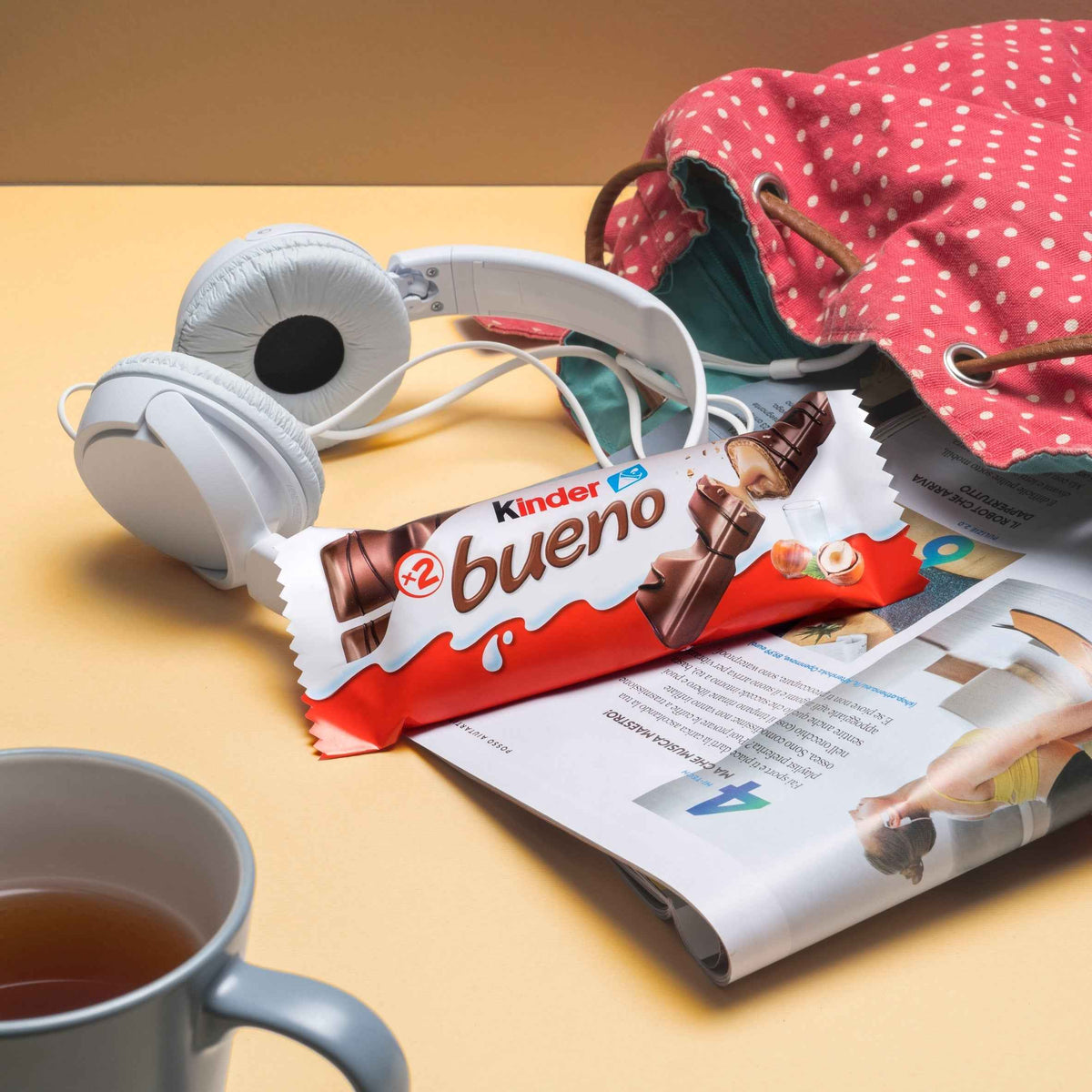 KINDER Bueno Milk & Hazelnut Chocolate Bars Multipack 5 X 43g gallery