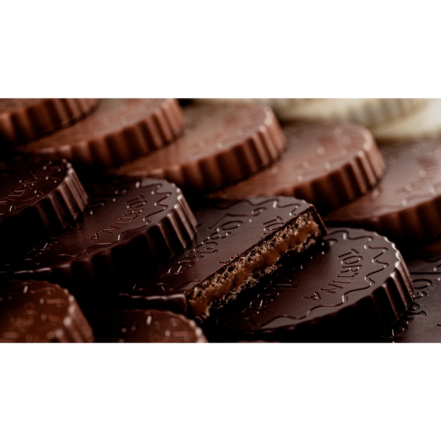 Loacker Tortina Dark Chocolate & Hazelnut Cream Wafer Rounds 6 x 21g — image 3