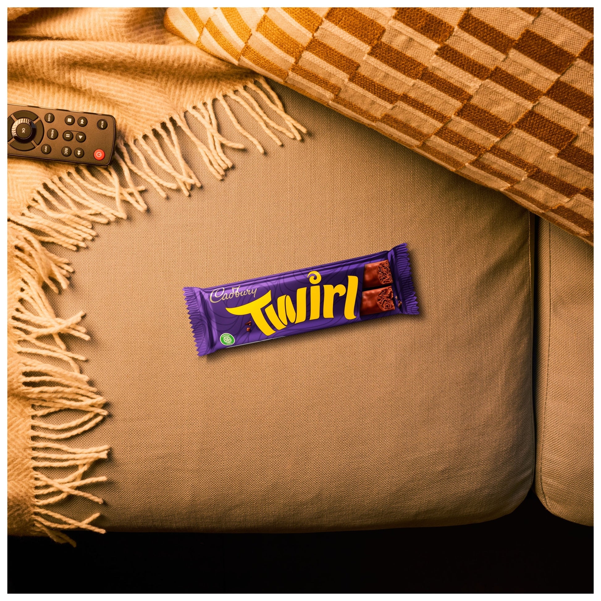 Cadbury Twirl Chocolate Bar Single 43g — image 2
