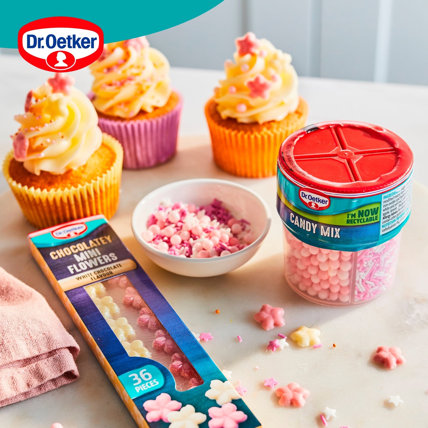 Dr. Oetker 36 White Chocolatey Mini Flowers 13G — image 3