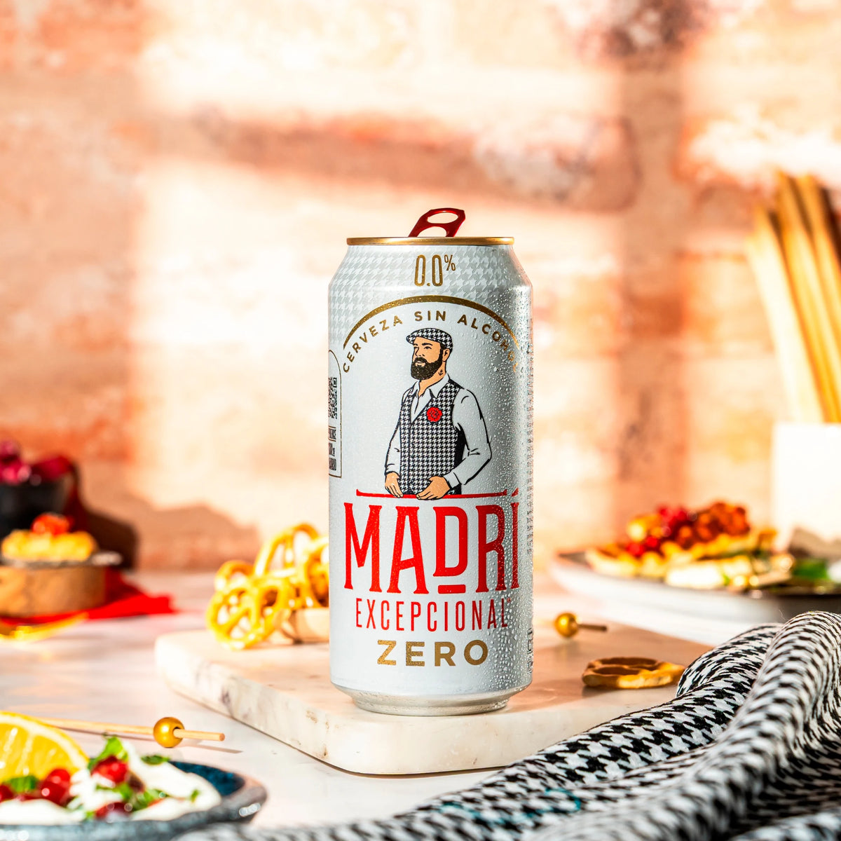 Madri Excepcional Zero Alcohol Free Beer 4x440ml — image 3