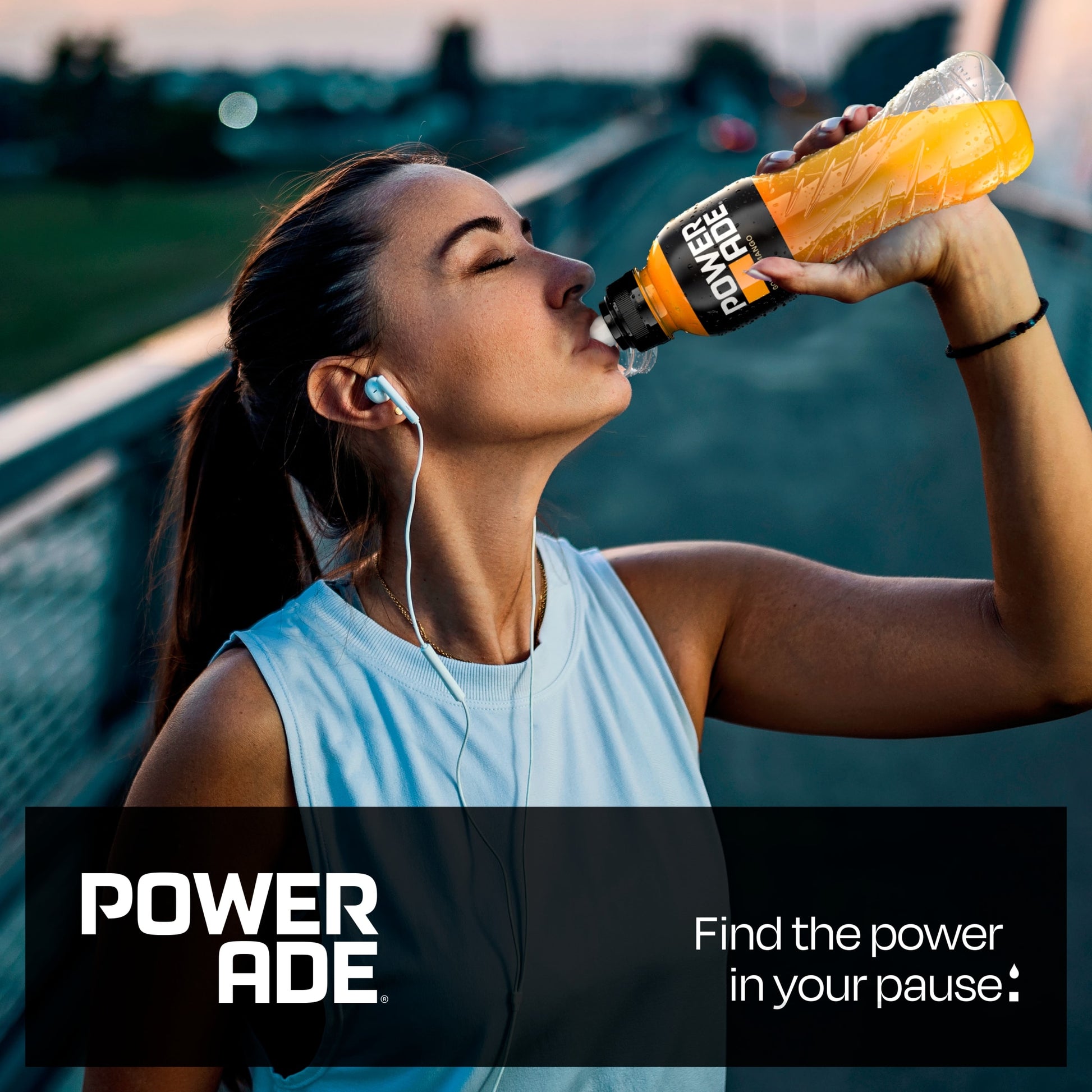 Powerade Golden Mango Isotonic Sports Drink 4x500ml — image 2