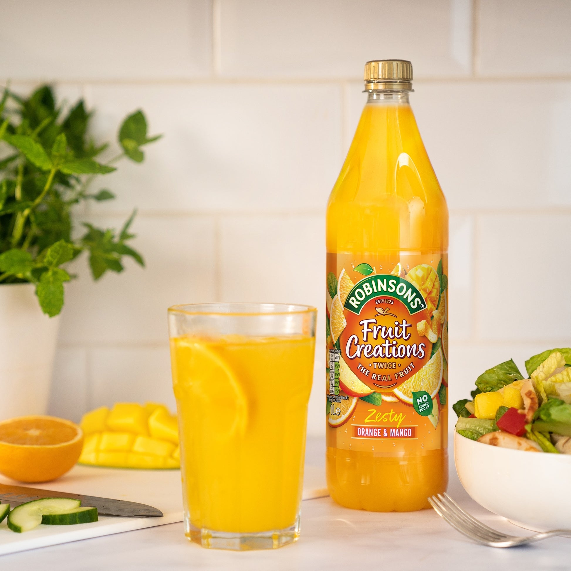 Robinsons Fruit Creations Orange & Mango Squash 1L — image 3