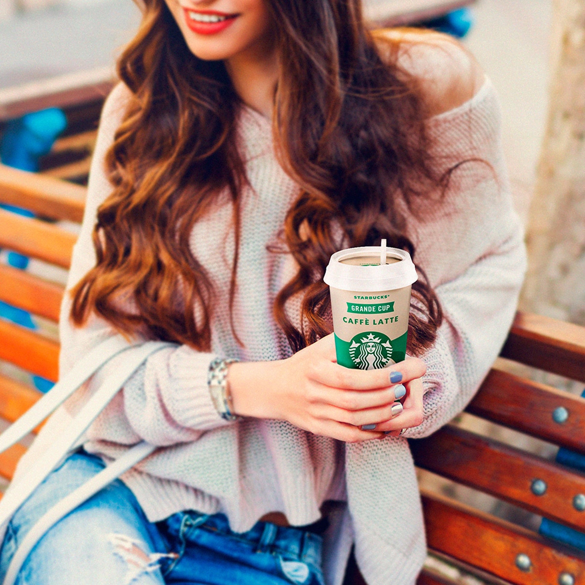 Starbucks Grande Cup Caffe Latte Iced Coffee Drink 330ml — image 2